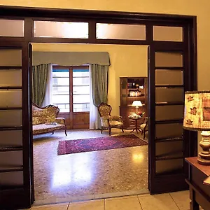 3* Oda ve Kahvaltı Old