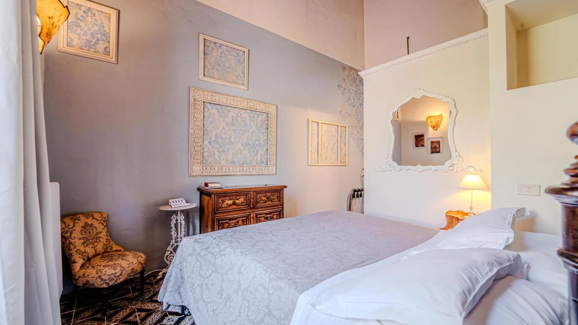 Relais & Maison Grand Tour Bed & Breakfast Florence Italy