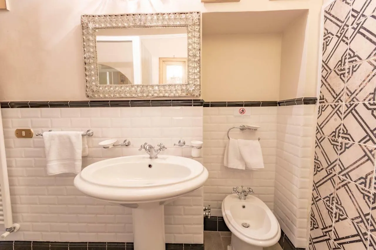 Relais & Maison Grand Tour Florence 3*,  Italy